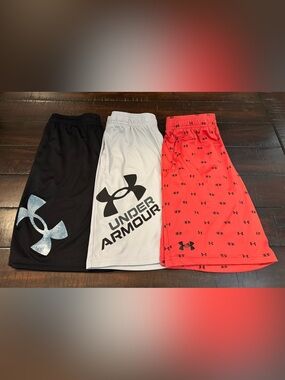 Under Armour L Boys Shorts - Bundle of 3